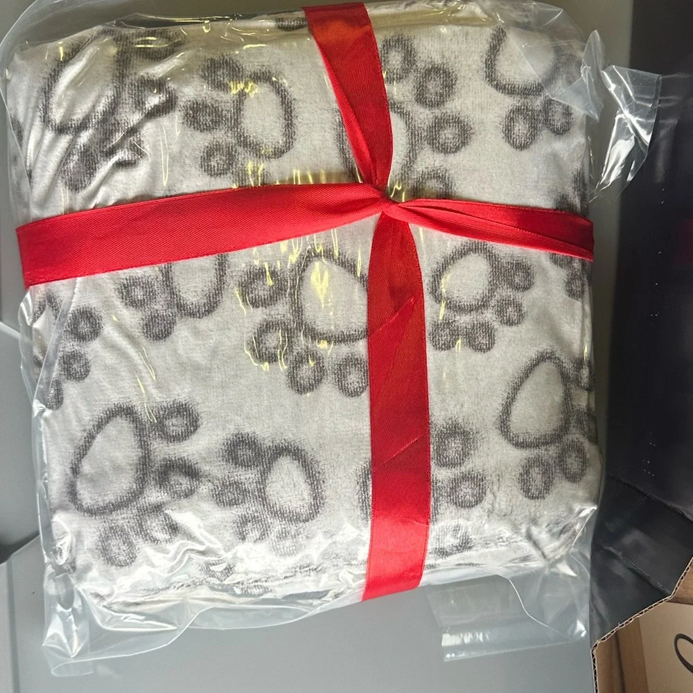 Cozy dog paw print warm blankets NIB
